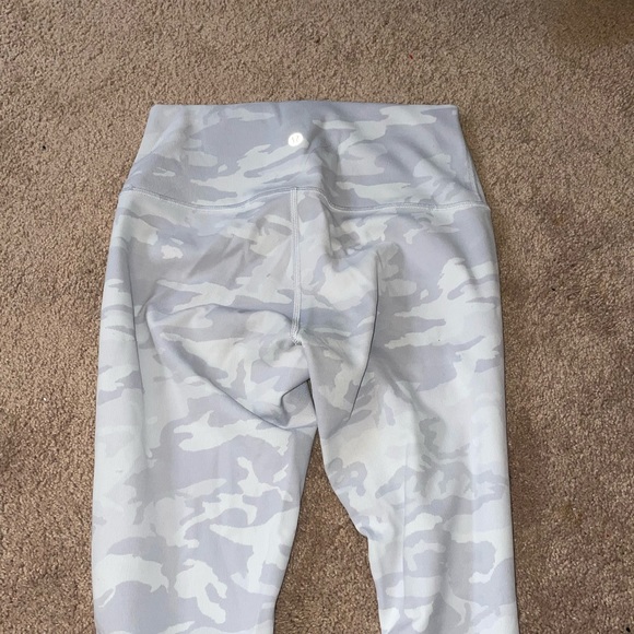 Lulu lemon leggings! Wonder under - Picture 2 of 4